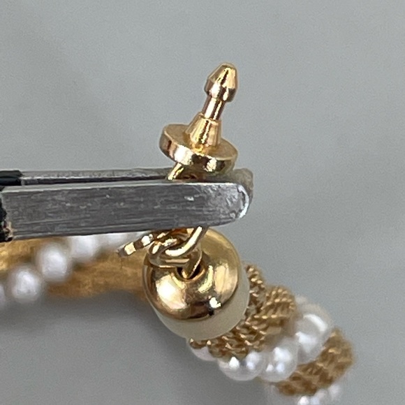 **3/$20** Vintage Act 2 Gold Mesh with Pearls Necklace - Picture 8 of 9